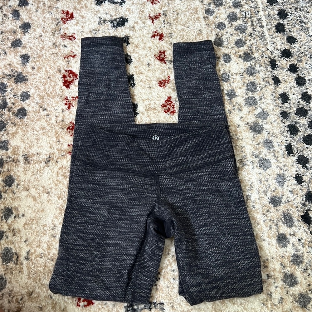 Lululemon low rise fully reversible leggings